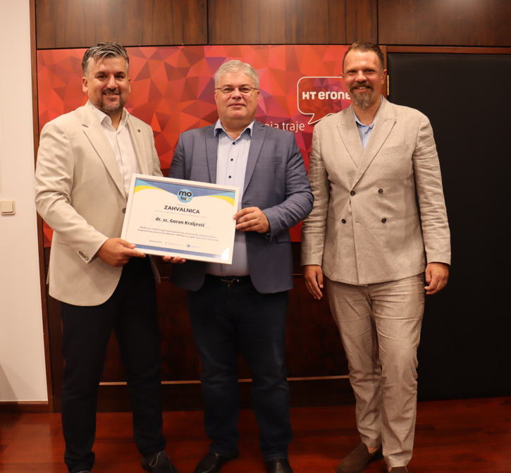 HT ERONET STRATEŠKI PARTNER MOBIZZ KONFERENCIJE: Predsjedniku Kraljeviću zahvalnica za doprinos i potporu HT ERONET STRATEŠKI PARTNER MOBIZZ KONFERENCIJE: Predsjedniku Kraljeviću zahvalnica za doprinos i potporu